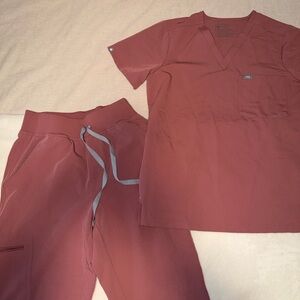 Figs Women's Scrub Set in Mauve